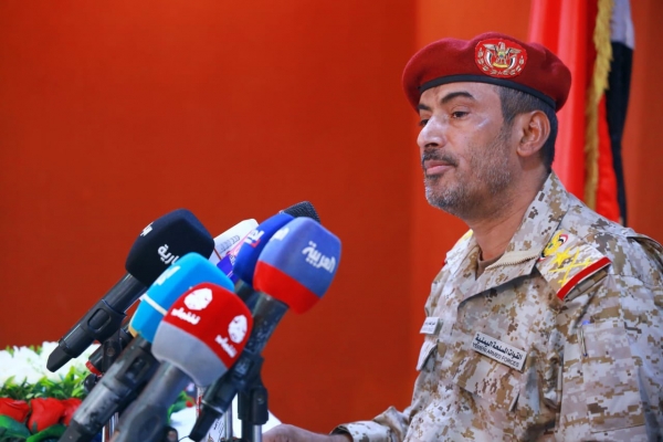 بن عزيز: الجيش الوطني يدافع عن الهوية اليمنية والمعركة مع الحوثيين 
