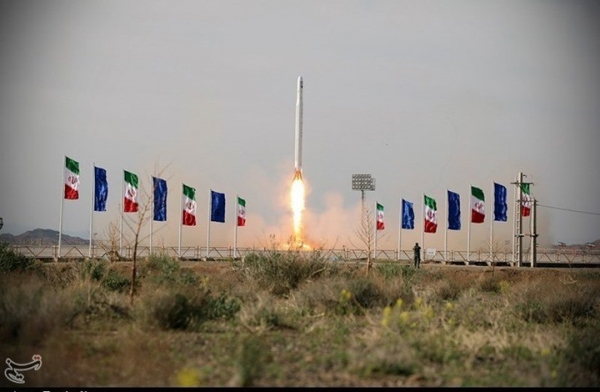 إيران تطلق قمرا اصطناعيا جديدا إلى الفضاء