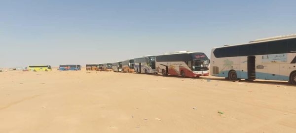 اليمن يوقف الرحلات عبر منفذ الوديعة من غدٍ الأحد بسبب ازدحام المسافرين