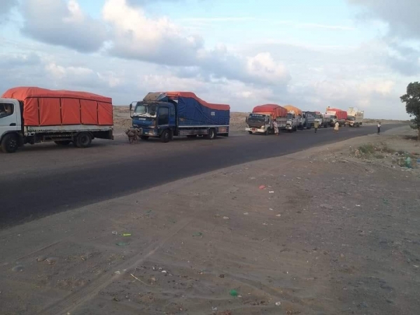سلطات أبين تفرض جبايات جديدة وتمنع مرور الشاحنات في منطقة 