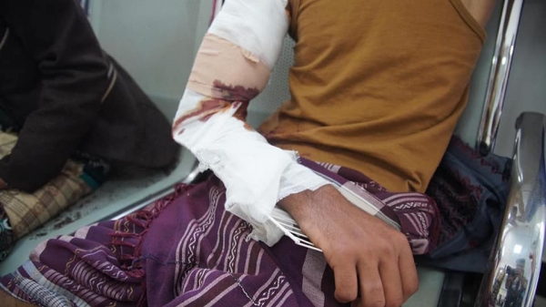 شرطة تعز: إصابة 8 أشخاص بقصف حوثي استهدف شارع القيادة بالقرب من حديقة 