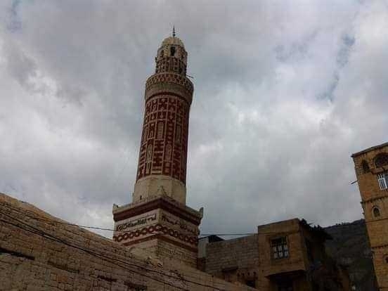 الحوثيون يرفعون الأذان من الجامع الكبير لمدينة إب بصيغة 