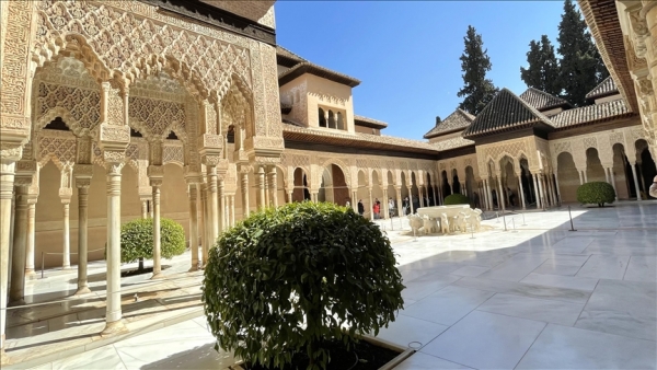 قصر الحمراء... رمز العمارة الإسلامية في الأندلس