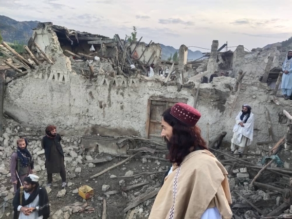 تحولت المنازل لأنقاض.. 1000 قتيل و1500 جريح في زلزال ضرب ولايتين جنوب أفغانستان