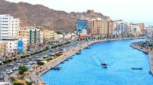 الحكومة تدعو التجار اليمنيين إلى العودة للإستثمار في بلدهم