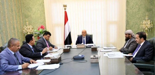 المجلس الرئاسي يناقش فرص تطبيع الاوضاع الإدارية وتحسين الخدمات في اليمن