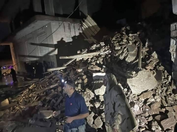 صنعاء.. انهيار منزل جراء الأمطار والسيول تغمر عشرات المنازل في ذمار