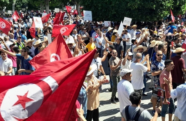 أحزاب بتونس ترفض ممارسات نظام سعيّد وتحذر من 