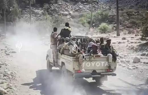 الجيش يعلن صد هجمات عنيفة للحوثيين في تعز