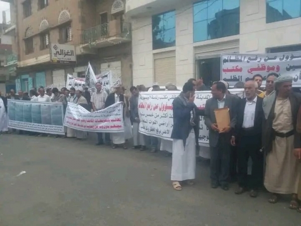 صنعاء.. إحتجاجات رفضا لمحاولات سطو حوثية على أراضي ومنازل في 