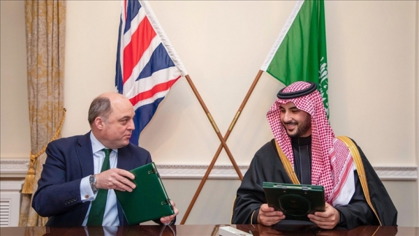وزيرا دفاع السعودية وبريطانيا يوقعان 