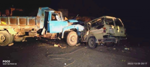 وفاة وإصابة 17 مسافراً جراء حادث مروري في لحج