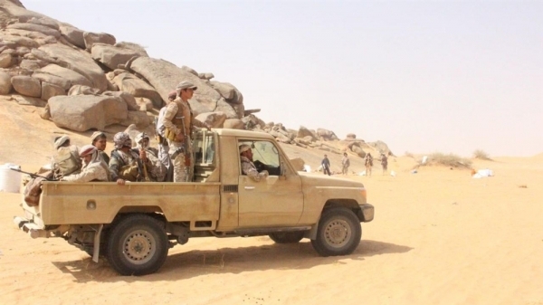 مواجهات عنيفة بين قوات الجيش والحوثيين بجبهة 