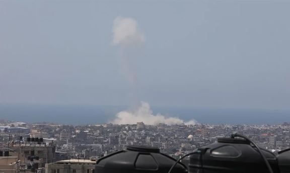 قصف إسرائيلي متواصل على غزة ورد فلسطيني برشقات صاروخية