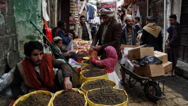 الزبيب المحلي.. سيد المكسرات في أعياد اليمنيين