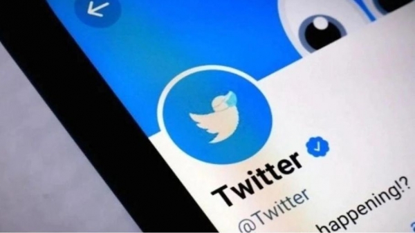 "تويتر" تعتزم تغيير شعار علامتها التجارية