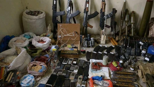 شرطة تعز تعلن عن ضبط أسلحة ومتفجرات وعبوات ناسفة مع المتورطين في اغتيال "حميدي"