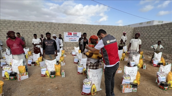 جمعية تركية تقدم مساعدات للمحتاجين في اليمن