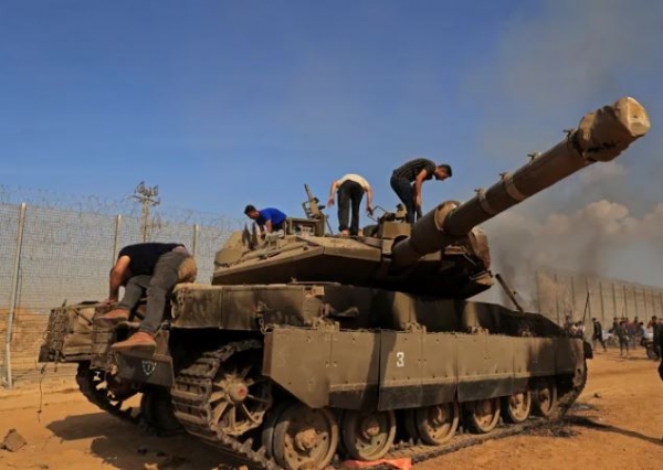 القسام تطلق "طوفان الأقصى" وتقتل وتأسر عشرات الإسرائيليين ونتنياهو: نحن بحالة حرب