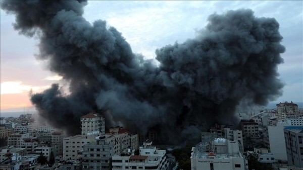 وسط غارات كثيفة.. طائرات الاحتلال الإسرائيلي تدمر أجزاء واسعة من حي الرمال بغزة
