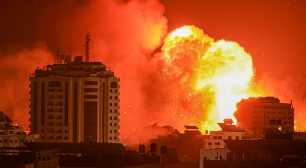 "رايتس ووتش": "إسرائيل استخدمت قنابل فسفورية بغزة وحدود لبنان"