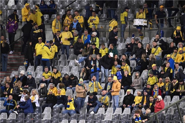 منتخب السويد يرفض استكمال مواجهة بلجيكا بعد مقتل اثنين من مشجعيه