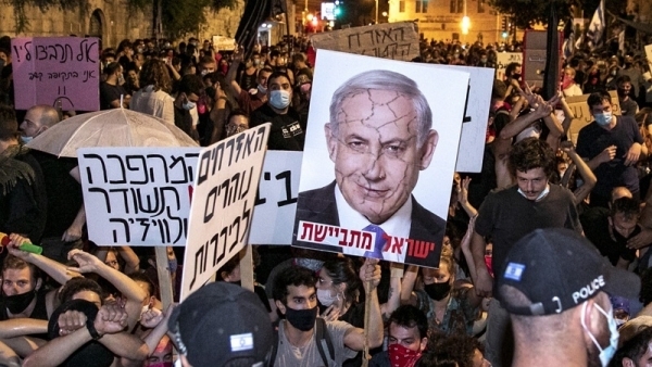 انقسام وتخوين.. دعوات في إسرائيل لإقالة نتنياهو ومحاكمته لارتكابه جرائم حرب في غزة