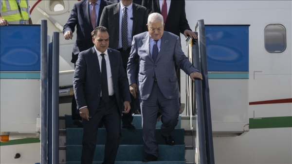 الرئاسة الفلسطينية: عباس توجه إلى القاهرة للقاء قادة دول
