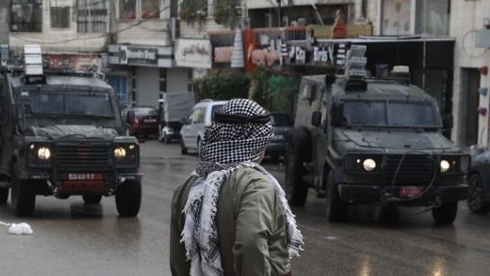 الجيش الإسرائيلي يعتقل 40 فلسطينيا في الضفة