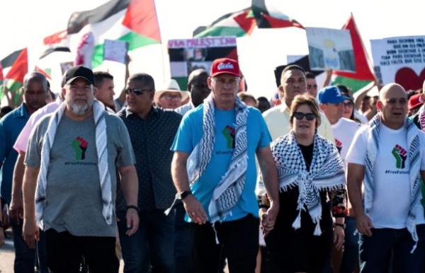 رئيس كوبا يقود مسيرة للتضامن مع فلسطين أمام السفارة الأميركية
