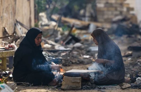 يعيشون بين الركام.. أهل غزة يفضلون العودة لمنازلهم ولو كانت مدمرة