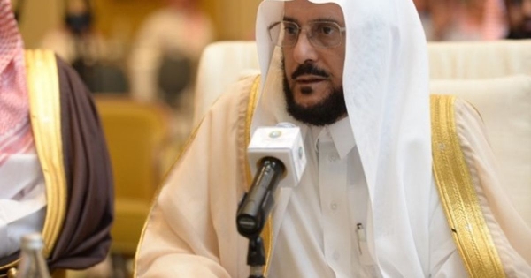 وزير الشؤون الإسلامية السعودي يثني على النظام السوري ويثير جدلا