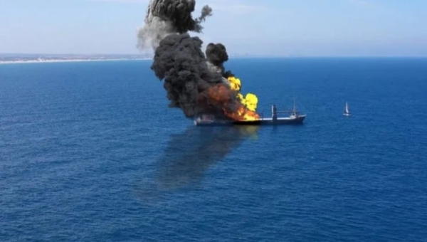 واشنطن تؤكد شن ضربة جديدة على الحوثيين وتُقر بإستهدافهم سفينة في البحر الأحمر