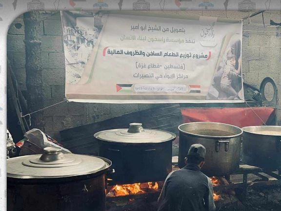 رغم الحصار.. أول مؤسسة خيرية يمنية تنجح بتقديم الإغاثة لأبناء غزة