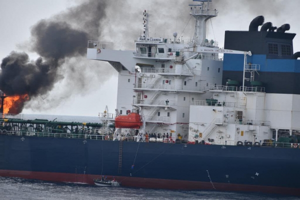 واشنطن: ثلاث دول أسهمت في إخماد حريق سفينة استهدفها الحوثيون