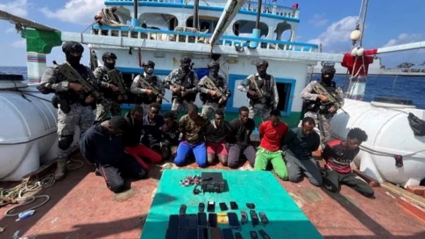 البحرية الهندية تحرر سفينة صيد إيرانية استولى عليها قراصنة صوماليين