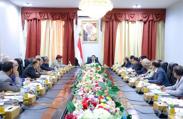 مجلس الوزراء: انهاء القرصنة الحوثية في البحر الأحمر تستوجب دعم الحكومة لإنهاء الإنقلاب
