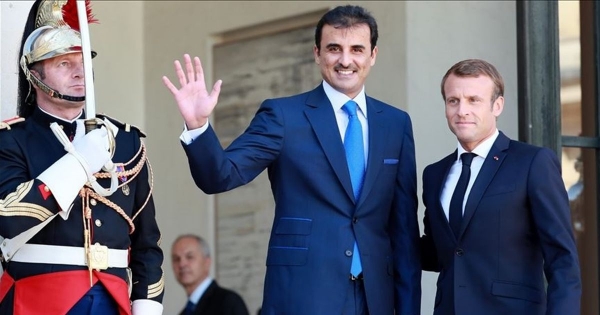 أمير قطر يزور باريس ويبحث مع الرئيس الفرنسي الحرب في غزة