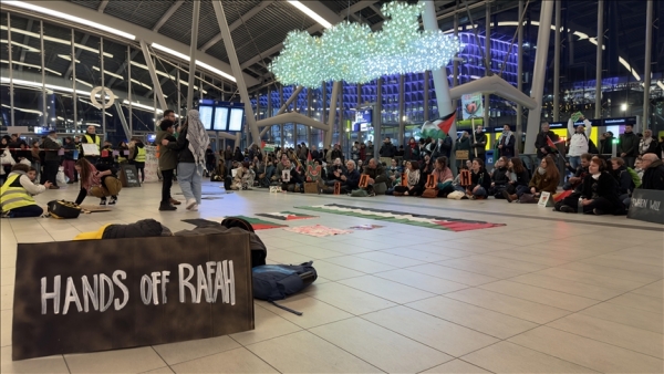 هولندا.. وقفات داعمة لفلسطين في 16 محطة قطار