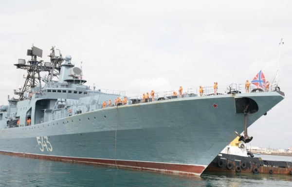 سفن حربية روسية تدخل البحر الأحمر عبر 