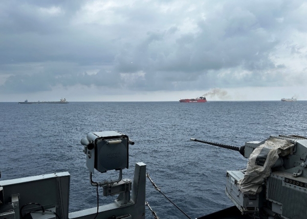 البحرية البريطانية: إطلاق نار على سفينة بالبحر الأحمر