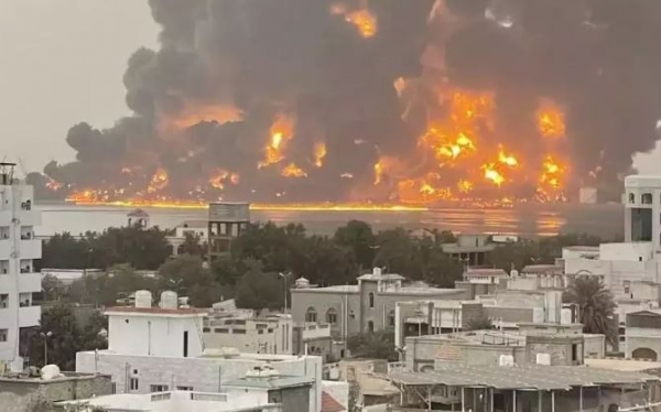 بينها مخازن أسلحة ومنشآت نفطية.. - صحيفة إسرائيلية تكشف خسائر الحوثيين وتل أبيب بعد قصف الحديدة (ترجمة خاصة)