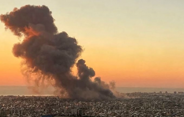 انفجارات قوية في بيروت.. والجيش الإسرائيلي يُعلن استهداف مقر حزب الله المركزي