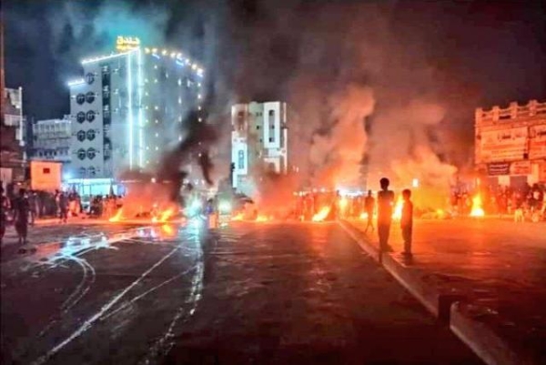 عدن.. أحزاب ومكونات سياسية تطالب بتحرك فوري لإنهاء معاناة المواطنين