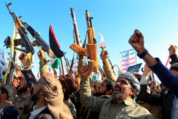 مركز دراسات: الحوثيون يواجهون تحديات متزايدة تهدد استمراريهم