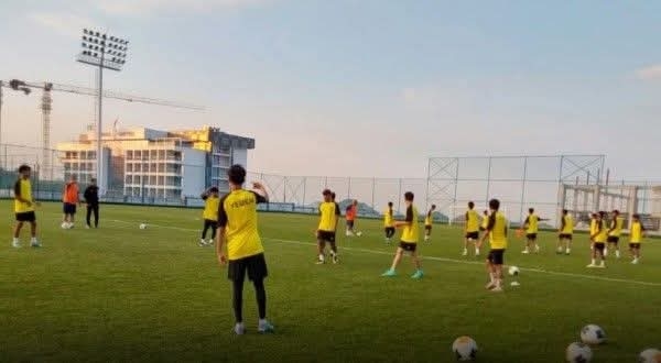 المنتخب الوطني للناشئين يجري مرانه الأول في قيرغيزستان استعدادا للتصفيات الآسيوية