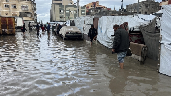 المنخفض الجوي بغزة يتلف 22 ألف خيمة و288 ألف أسرة بلا حماية