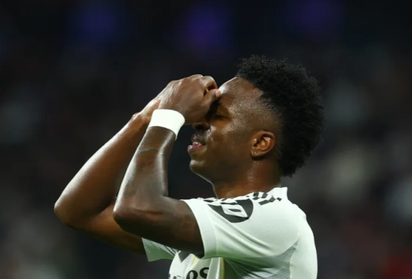 ارحل يا فينيسيوس".. جماهير ريال مدريد تهاجم فريقها "الميت"