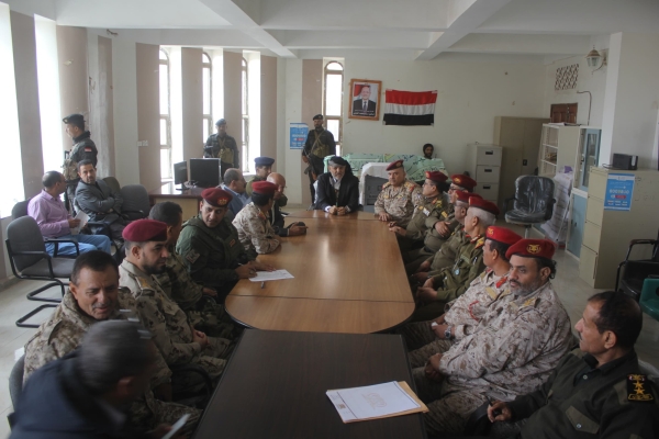 ردود فعل منددة باستهدف حزب الإصلاح في تعز والسلطات تدعو للتكاتف وترفع اليقظة