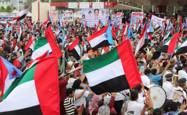 الجارديان: الإمارات تجاوزت الخطوط الحمراء للسعودية وسيطرة الانتقالي مثل صدمة للرياض (ترجمة خاصة)